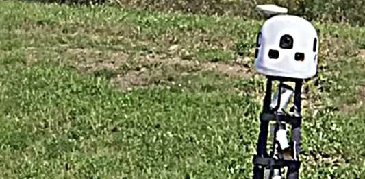 Apple Maps service @ Mrschimpf / CC BY-SA 4.0 https://creativecommons.org/licenses/by/4.0/