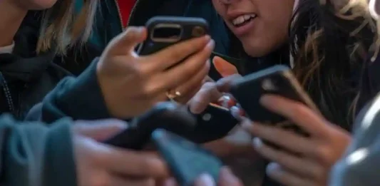 Smartphones – Image: StockCake / AI generated