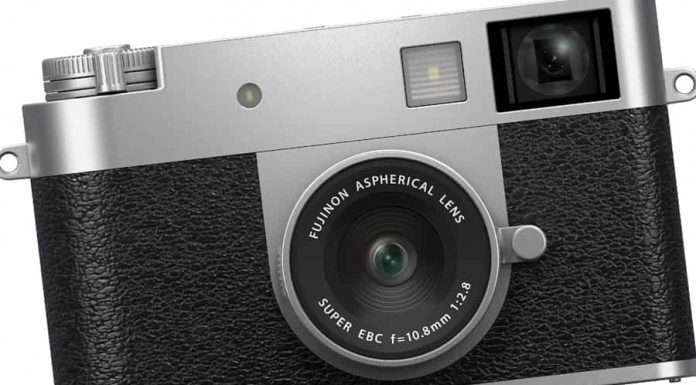FUJIFILM X-HF1