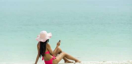 Smartphone on Holiday – Photo: pxhere.com