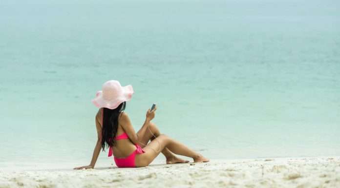 Smartphone on Holiday – Photo: pxhere.com