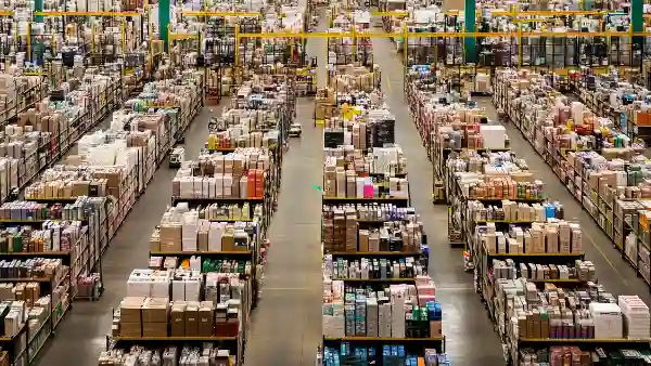 Shipping and logistics in online retail Shipping and logistics in online retail